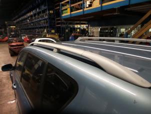 Used Roof rail, left Ssang Yong Rexton Price on request offered by N Kossen Autorecycling BV