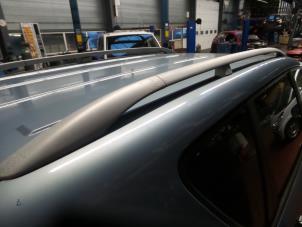 Used Roof rail, right Ssang Yong Rexton Price on request offered by N Kossen Autorecycling BV