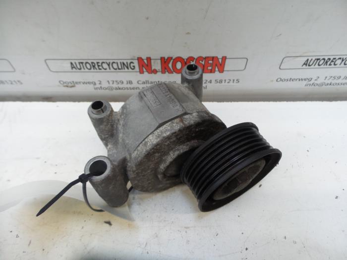 Gebrauchte Spannrolle Multiriemen Volvo V50 Preis auf Anfrage angeboten von N Kossen Autorecycling BV