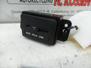Used AUX / USB connection Kia Sorento Price on request offered by N Kossen Autorecycling BV