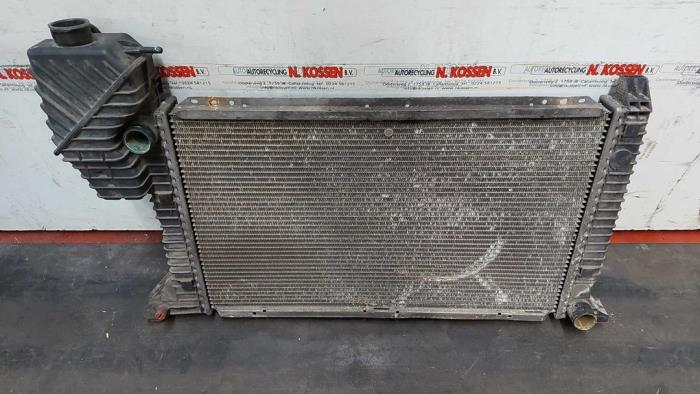 Usagé Radiateur Mercedes Sprinter 2t (901/902) 212D Prix sur demande proposé par N Kossen Autorecycling BV