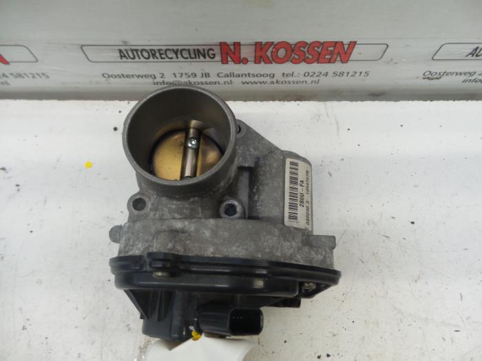 Gebrauchte Drosselklappengehäuse Ford Focus 2 1.6 Ti-VCT 16V Preis auf Anfrage angeboten von N Kossen Autorecycling BV
