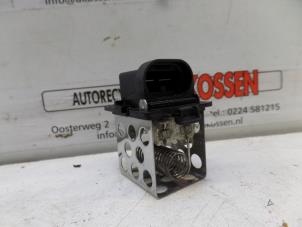Used Cooling fan resistor Renault Twingo II (CN) 1.2 16V Price on request offered by N Kossen Autorecycling BV