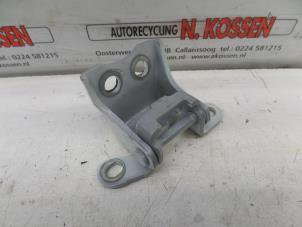 Used Front door hinge, left Honda Jazz Price on request offered by N Kossen Autorecycling BV