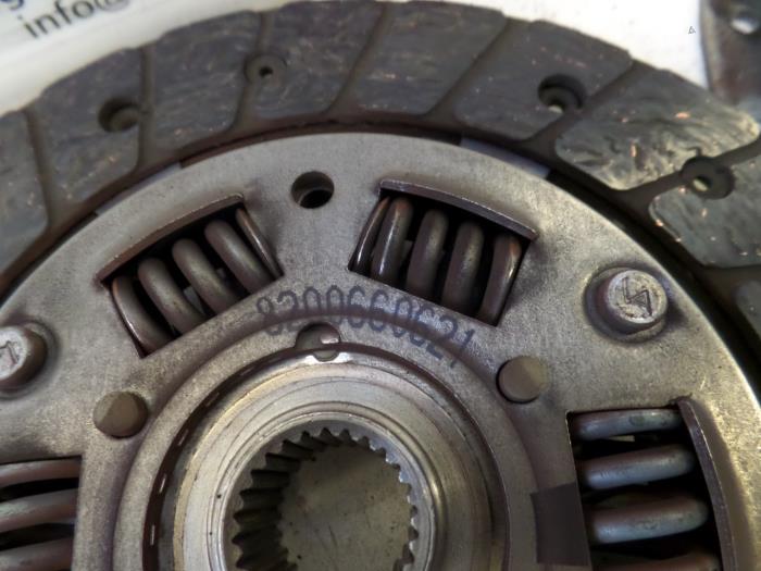 Clutch kit Renault Twingo II 1.2 16V 749680 JB1525