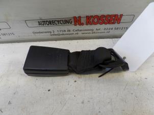 Usagé Insertion ceinture de sécurité arrière gauche Renault Twingo II (CN) 1.2 16V Prix sur demande proposé par N Kossen Autorecycling BV