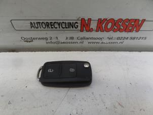 Used Folding key Volkswagen Transporter T5 2.0 TDI DRF Price on request offered by N Kossen Autorecycling BV