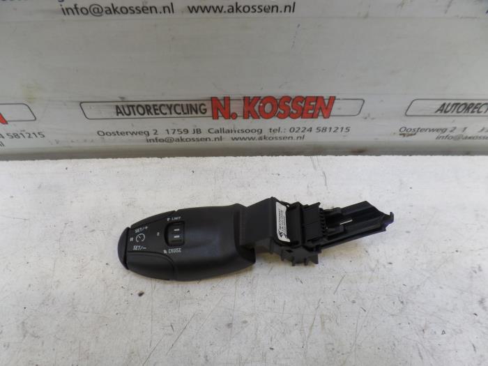 Używane Obsluga tempomatu Peugeot 307 SW (3H) 1.6 16V Cena na żądanie oferowane przez N Kossen Autorecycling BV
