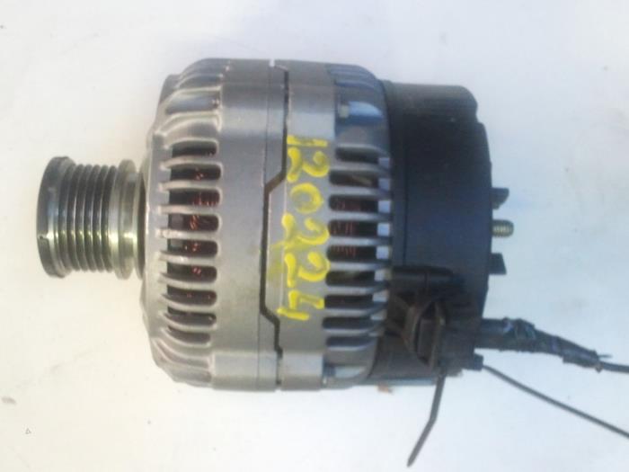 Begagnade Dynamo Volkswagen Polo Variant (6KV5) 1.9 SDI Pris på förfrågan erbjuds av N Kossen Autorecycling BV