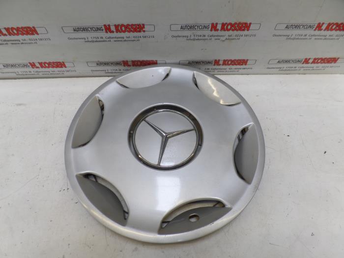 Używane Kolpak Mercedes C-Klasse Cena na żądanie oferowane przez N Kossen Autorecycling BV