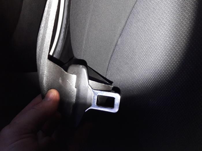 Front seatbelt, right from a Peugeot Bipper 2011