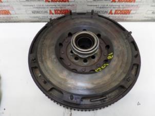 Used Dual mass flywheel Landrover Discovery II 2.5 Td5 Price on request offered by N Kossen Autorecycling BV