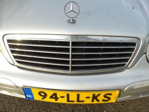Used Grille Mercedes C Combi (S203) 2.2 C-200 CDI 16V Price on request offered by N Kossen Autorecycling BV