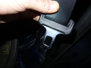 Used Rear seatbelt, left Mitsubishi Outlander Price on request offered by N Kossen Autorecycling BV