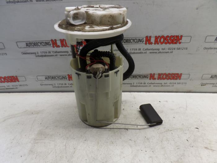 Usagé Pompe essence Renault Laguna II (BG) 1.8 16V Prix sur demande proposé par N Kossen Autorecycling BV