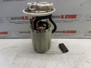 Usados Bomba de gasolina Renault Laguna II (BG) 1.8 16V Precio de solicitud ofrecido por N Kossen Autorecycling BV