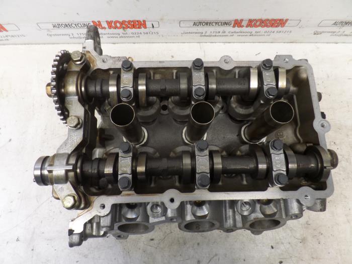 Cylinder head from a Mitsubishi Colt 2007