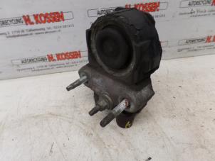 Used Engine mount Ford Transit 2.2 TDCi 16V Price on request offered by N Kossen Autorecycling BV