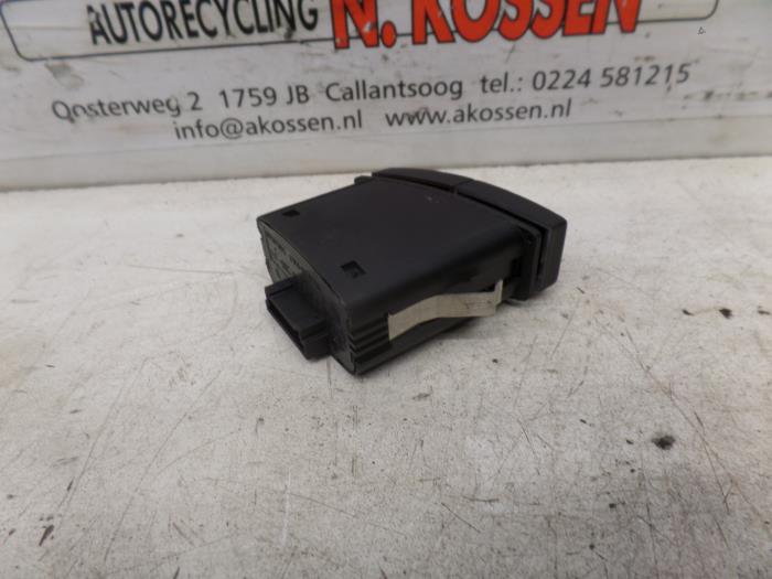 Central locking switch from a BMW X6 (E71/72) xDrive35d 3.0 24V 2009