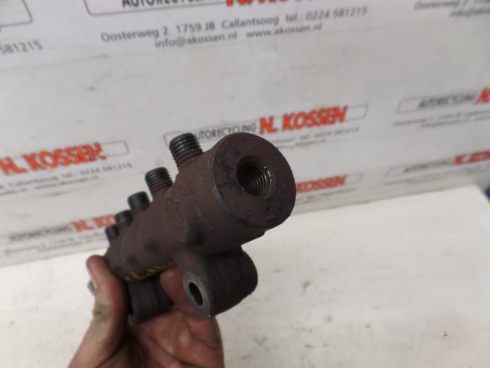 Usagé Système d'injection Ford Transit 2.2 TDCi 16V Prix sur demande proposé par N Kossen Autorecycling BV