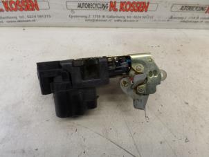 Used Front door lock mechanism 4-door, right Ssang Yong Rexton Price on request offered by N Kossen Autorecycling BV