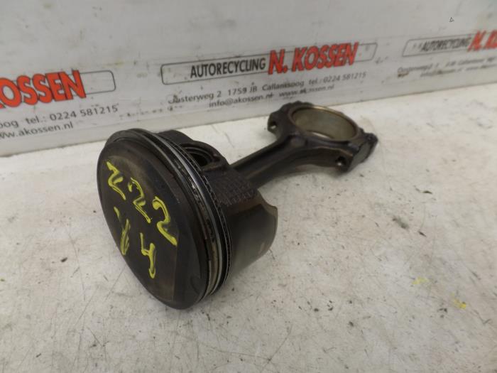 Usados Pistón Opel Vectra Precio de solicitud ofrecido por N Kossen Autorecycling BV