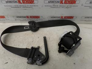 Used Front seatbelt, left BMW X6 (E71/72) xDrive35d 3.0 24V Price on request offered by N Kossen Autorecycling BV