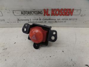 Używane Przelacznik swiatel awaryjnych Nissan Almera Tino (V10M) 1.8 16V Cena na żądanie oferowane przez N Kossen Autorecycling BV