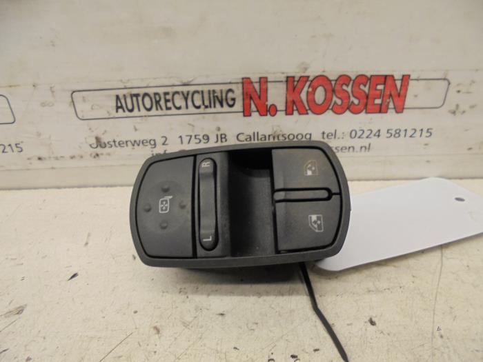 Używane Przelacznik lusterka Opel Corsa Cena na żądanie oferowane przez N Kossen Autorecycling BV