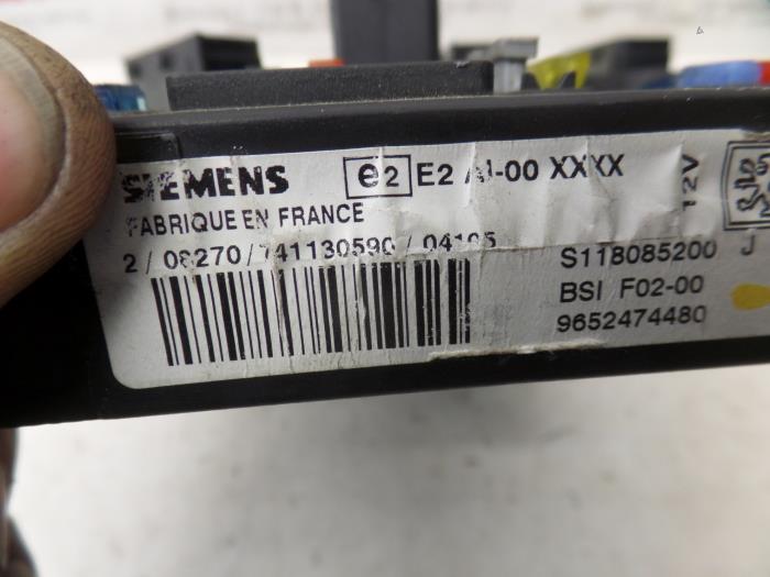used citroen c3 (fc fl ft) 1 4 hdi fuse box s118085200 Siemens Light Bulbs fuse box from a citroć«n c3 (fc fl ft) 1 4 hdi 2003