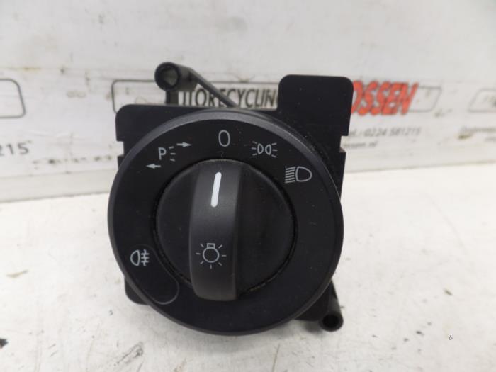 Light switch from a Volkswagen Crafter 2.0 TDI 2013