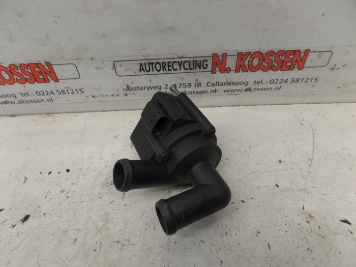 Begagnade Vattenpump Volkswagen Transporter T5 2.0 TDI DRF Pris på förfrågan erbjuds av N Kossen Autorecycling BV