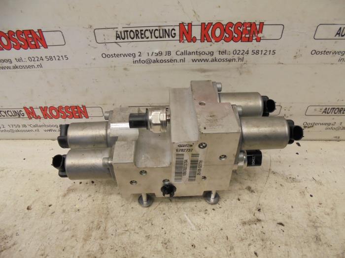 Gebrauchte Ventilblock hydraulisch BMW X6 (E71/72) xDrive35d 3.0 24V Preis auf Anfrage angeboten von N Kossen Autorecycling BV
