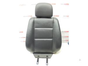 Used Backrest left (seat) Kia Sorento I (JC) 2.5 CRDi 16V VGT Price on request offered by N Kossen Autorecycling BV