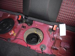 Usados Lengüeta de cinturón de seguridad derecha detrás Alfa Romeo Mito Precio de solicitud ofrecido por N Kossen Autorecycling BV