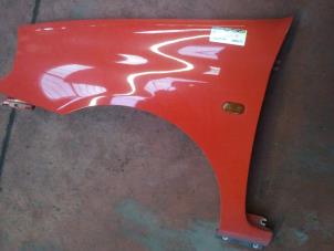Used Front wing, left Renault Clio II (BB/CB) 1.2 Price on request offered by N Kossen Autorecycling BV