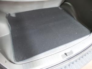 Used Boot mat Hyundai Santafe Price on request offered by N Kossen Autorecycling BV