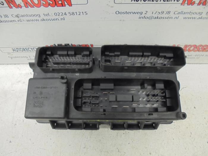 Fuse box from a Opel Corsa D 1.2 16V 2006