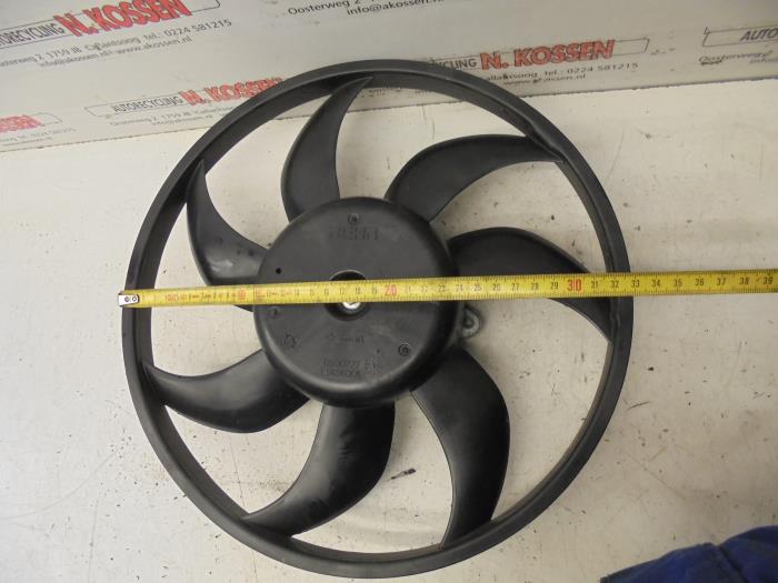 Used Smart Fortwo Coupé (451.3) Electric Drive Cooling fans - 6800727 ...