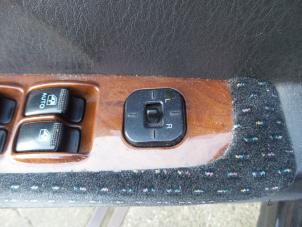 Usados Interruptor de retrovisor Hyundai Sonata 2.0i 16V Precio de solicitud ofrecido por N Kossen Autorecycling BV