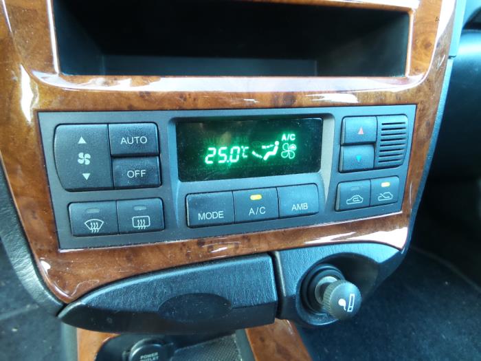 Używane Panel climatronic Hyundai Sonata 2.0i 16V Cena na żądanie oferowane przez N Kossen Autorecycling BV