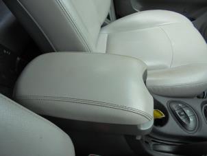 Used Armrest Hyundai Santafe Price on request offered by N Kossen Autorecycling BV