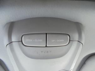 Used Slide-tilt control Hyundai Santafe Price on request offered by N Kossen Autorecycling BV
