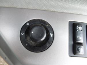 Usados Interruptor de retrovisor Dodge Avenger Precio de solicitud ofrecido por N Kossen Autorecycling BV