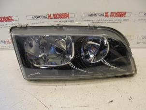 Used Headlight, right Volvo V40 (VW) 1.8 16V Price on request offered by N Kossen Autorecycling BV