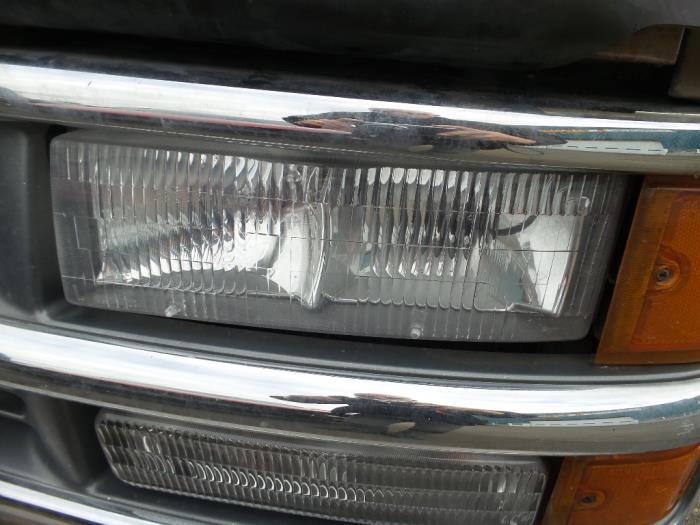 Używane Reflektor lewy Chevrolet Express Cena na żądanie oferowane przez N Kossen Autorecycling BV