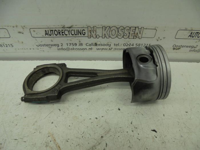 Usagé Piston Opel Tigra Prix sur demande proposé par N Kossen Autorecycling BV