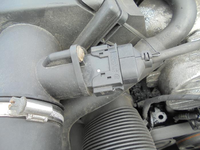 Gebrauchte Luftmassenmesser Mercedes C Combi (S203) 2.2 C-200 CDI 16V Preis auf Anfrage angeboten von N Kossen Autorecycling BV