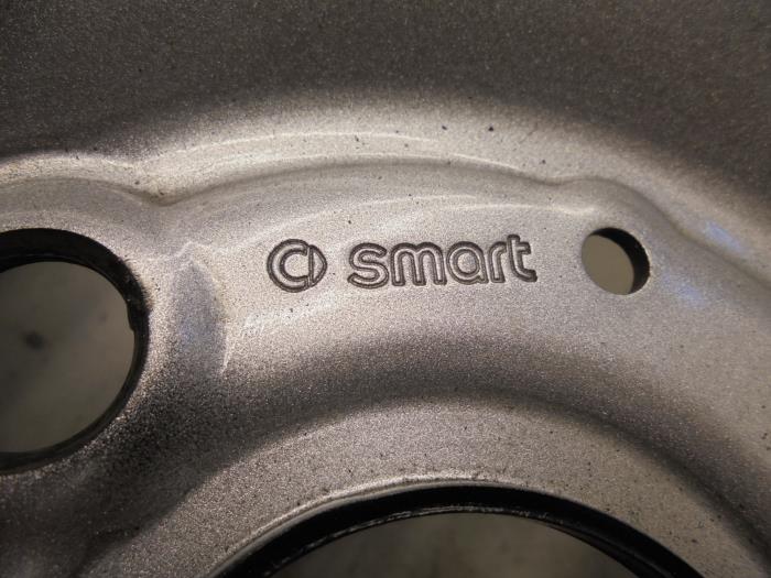 Wheel from a Smart Fortwo Coupé (451.3) Electric Drive 2015