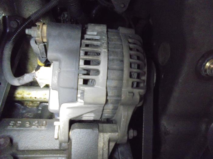 Usagé Dynamo Hyundai Sonata 2.0i 16V Prix sur demande proposé par N Kossen Autorecycling BV